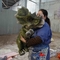 Marionnette réaliste molle légère, marionnette de main de Triceratops