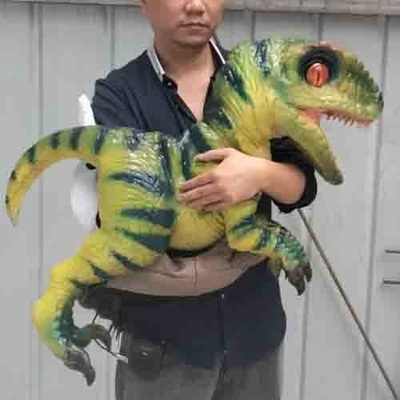 acheter Jouet Animatronic imperméable de bébé de dinosaure de la grande simulation personnalisable populaire la plus mignonne dans des mains pour le parc à thème online manufacture