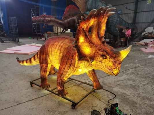 Résistant à l'eau Animatronic réaliste Dinosaure Lanterne lumineuse Dinosaure Sinoceratops