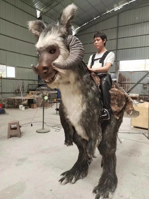 Animatronic Dinosaur Star Wars Tauntaun Ride sur le costume dans l'événement de parade du festival