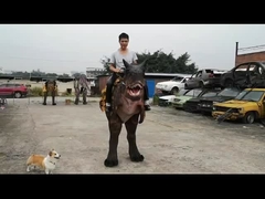 Simulation faite à la main Costume de dinosaure animatronique Dans la fête de costumes