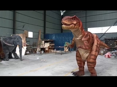 Modèle de costume de dinosaure de jambe caché par Carnotaurus adulte